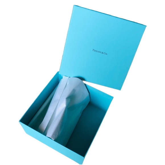 Tiffany & Co box🐬 - Picture 2 of 4